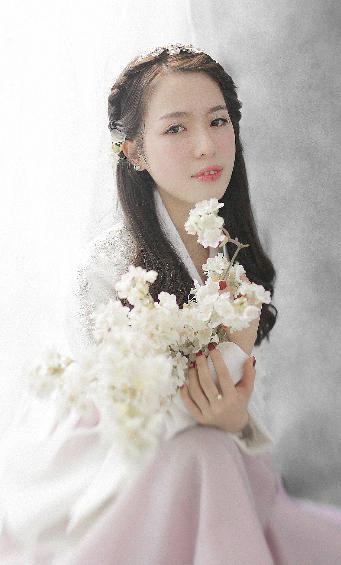 妻子在厨房被三个男人欺负的后果